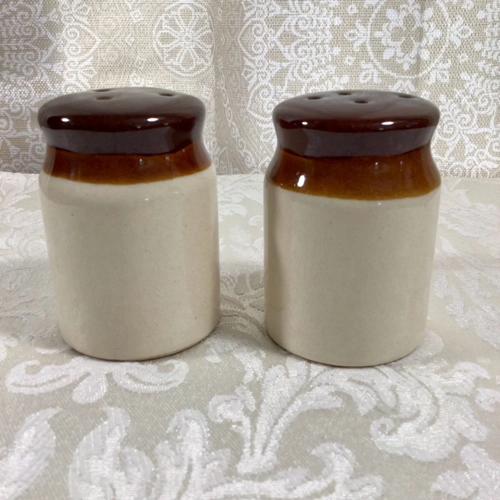 Vintage Crock “Home Sweet Home” Salt and Pepper Shakers - Picture 3 of 7